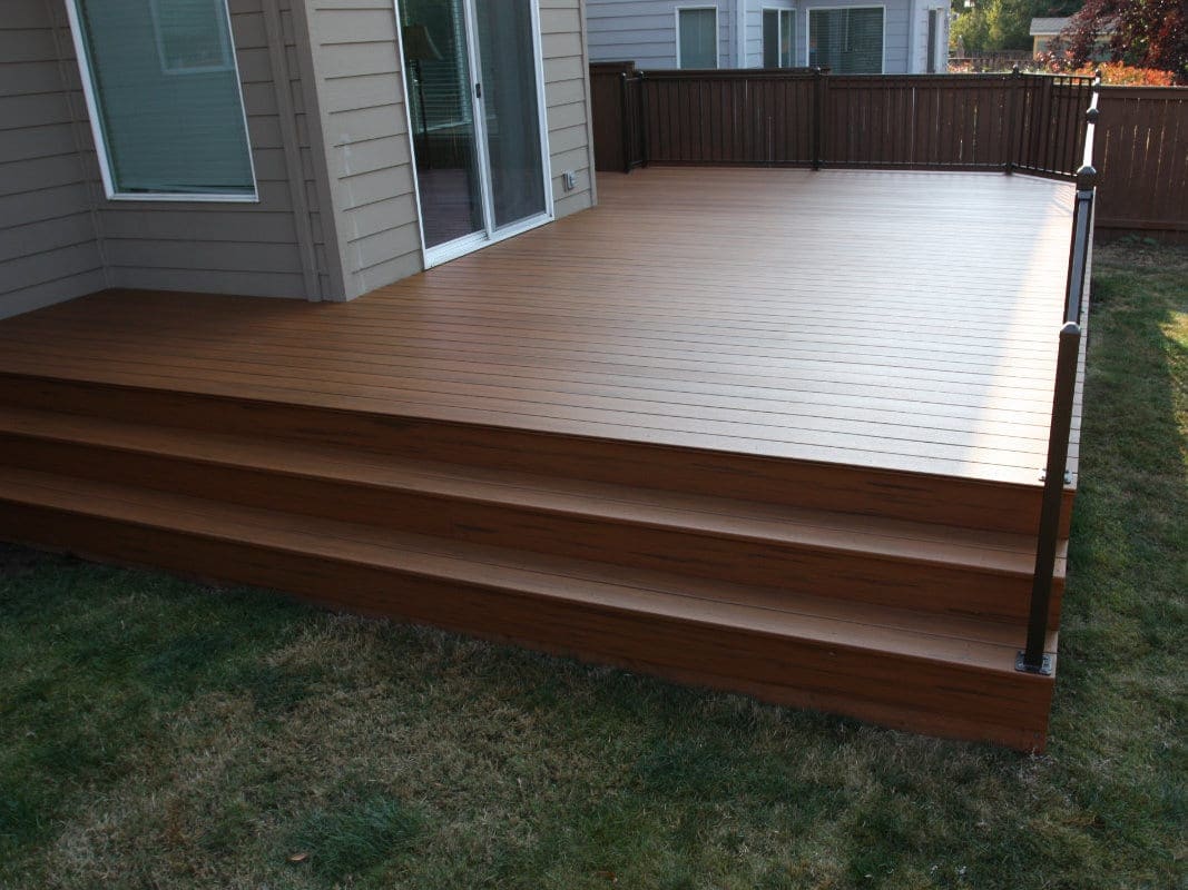 deck with steps